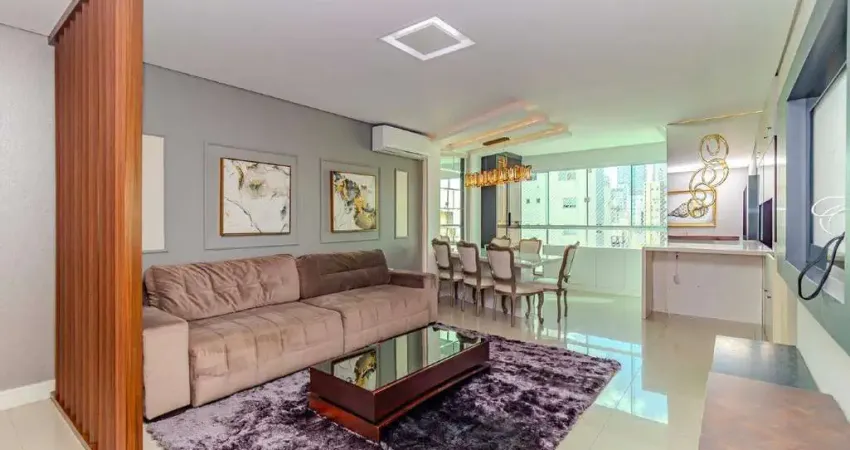 Apartamento à venda no centro de Balneário Camboriú com 3 suítes