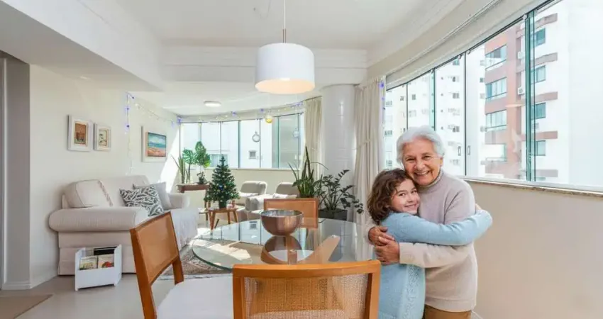 Apartamento à venda na 2ª quadra de balneário camboriú com 3 suítes