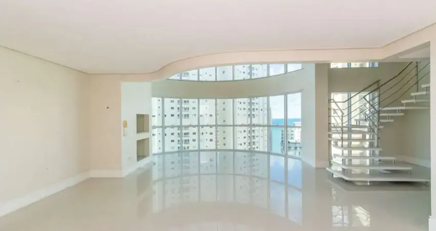 Apartamento duplex no ed. le majestic em balneário camboriú.