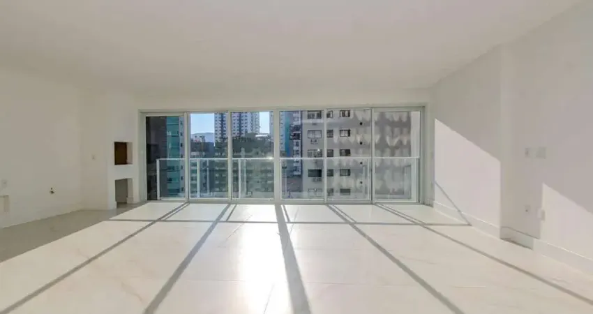 Apartamento à venda em Balneário Camboriú com 4 suítes no Ed. Timeless