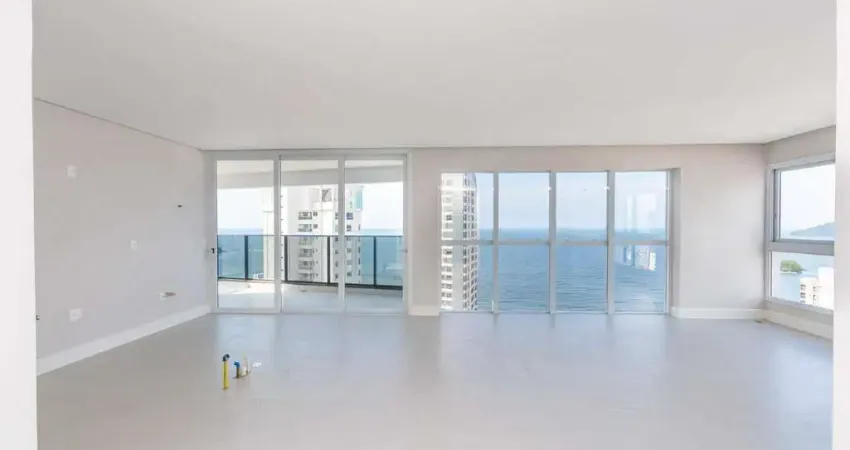 Apartamento à venda na 2ª Quadra de Balneário Camboriú com 4 suítes