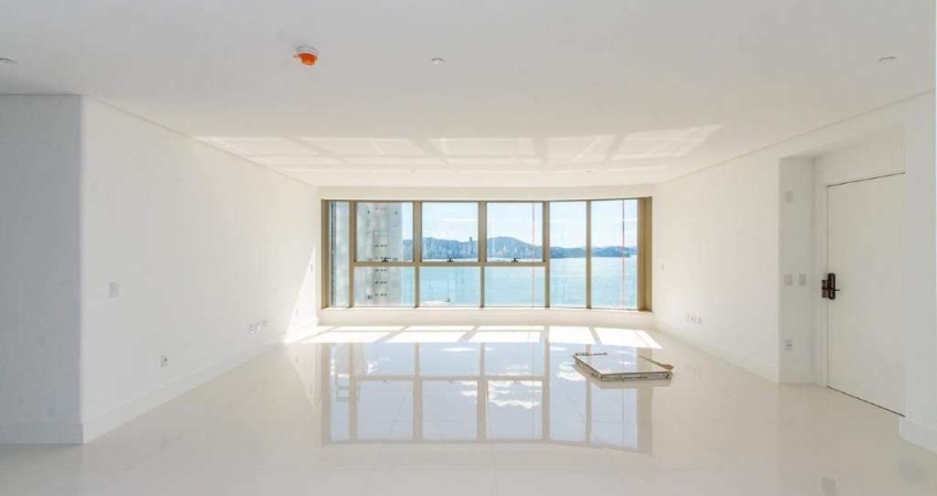Apartamento à venda no Ed. Yachthouse em Balneário Camboriú