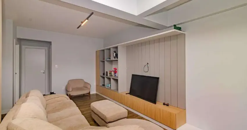 Apartamento mobiliado à venda no Ed. Brasil Central Balneário Camboriú