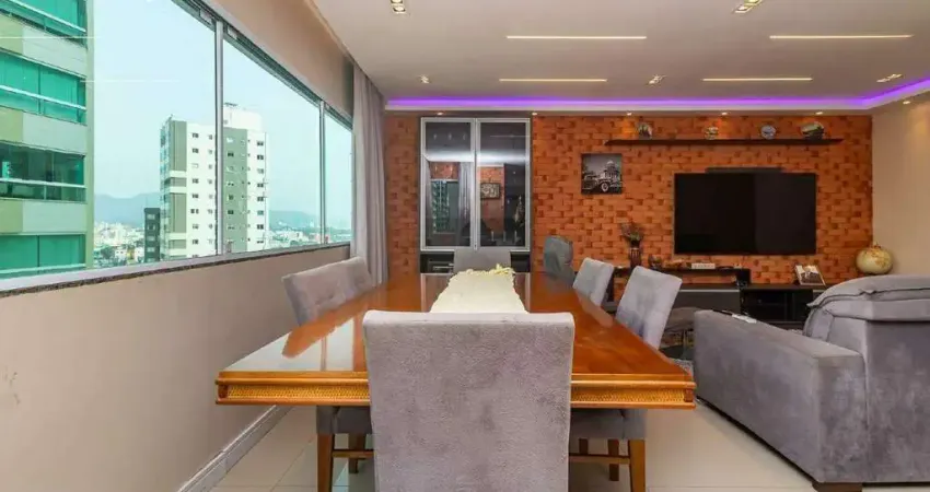 Apartamento com 03 suítes à venda no centro de balneário camboriú.