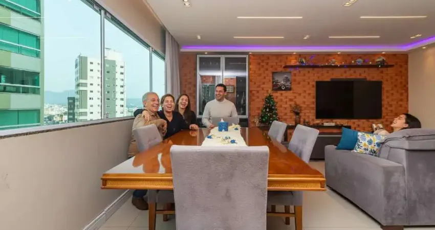 Apartamento com 03 suítes à venda no centro de balneário camboriú.