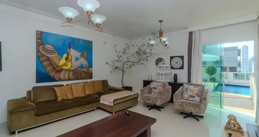 Casa com 03 dormitórios à venda no bairro ariribá em balneário camboriú.