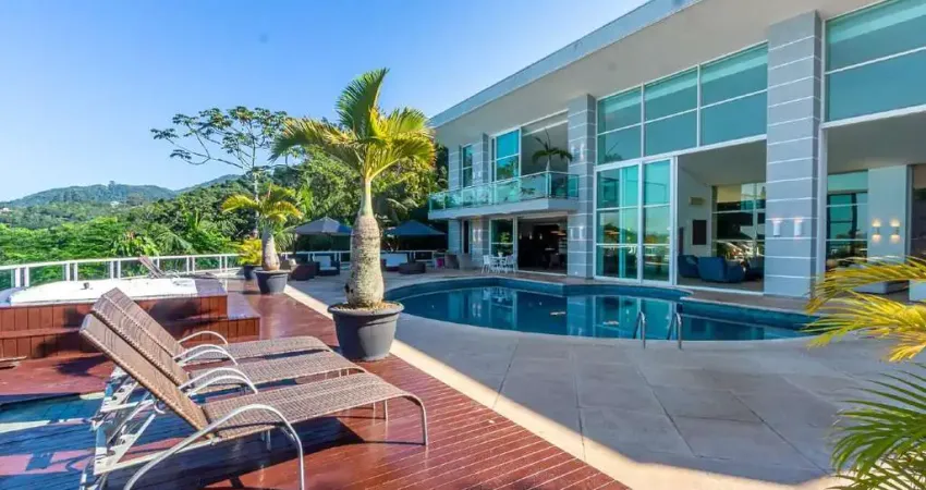 Casa em condomínio fechado com 5 quartos à venda na Avenida Rodesindo Pavan, 1800, Praia do Estaleiro, Balneário Camboriú