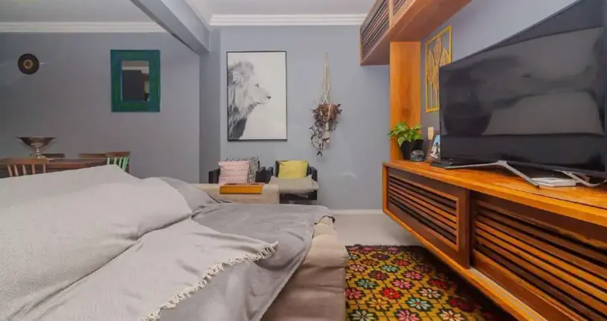 Apartamento à venda com 02 dormitórios, na rua do mar na praia brava.