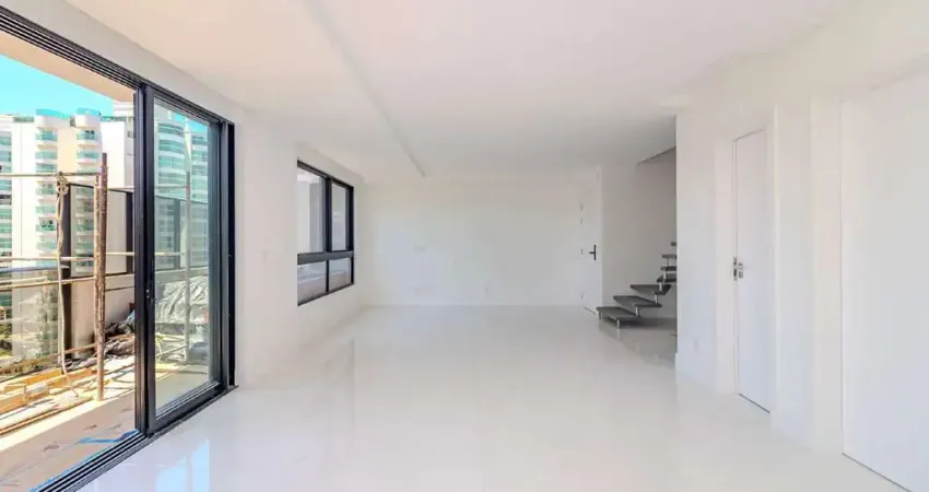 Apartamento duplex em fase de construção à venda na praia brava.