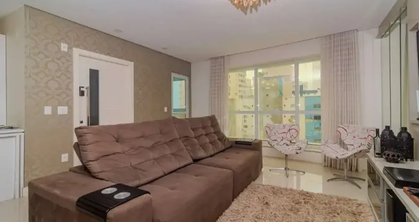 Apartamento um por andar à venda no Ed. Solar Gonçalves em Balneário Camboriú