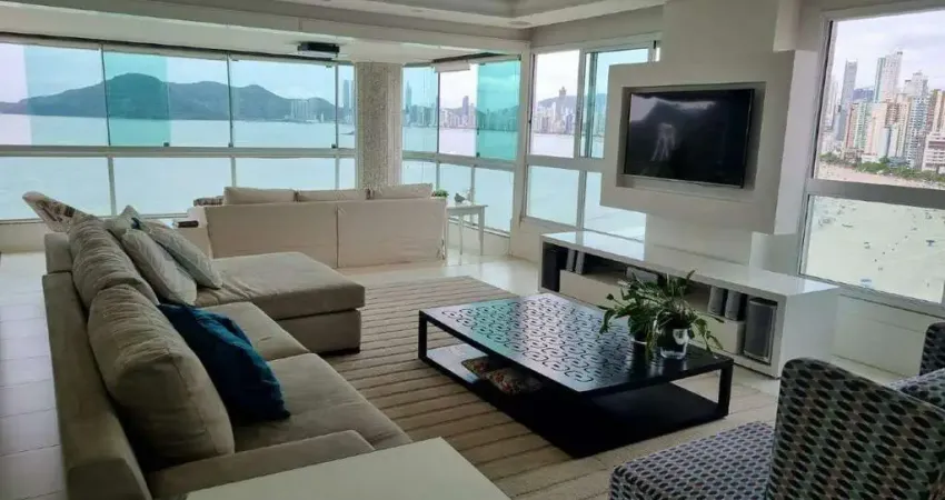 Apartamento à venda no Ed. Champs Elysées em Balneário Camboriú