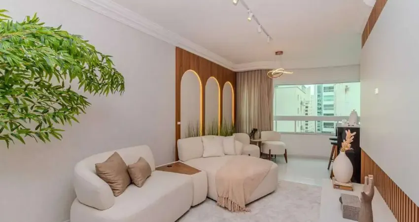 Apartamento com 3 quartos à venda na Rua 600, 202, Centro, Balneário Camboriú