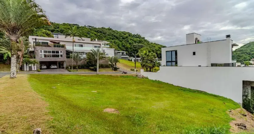 Terreno à venda na Avenida Hermógenes de Assis Feijó, 621, Barra, Balneário Camboriú