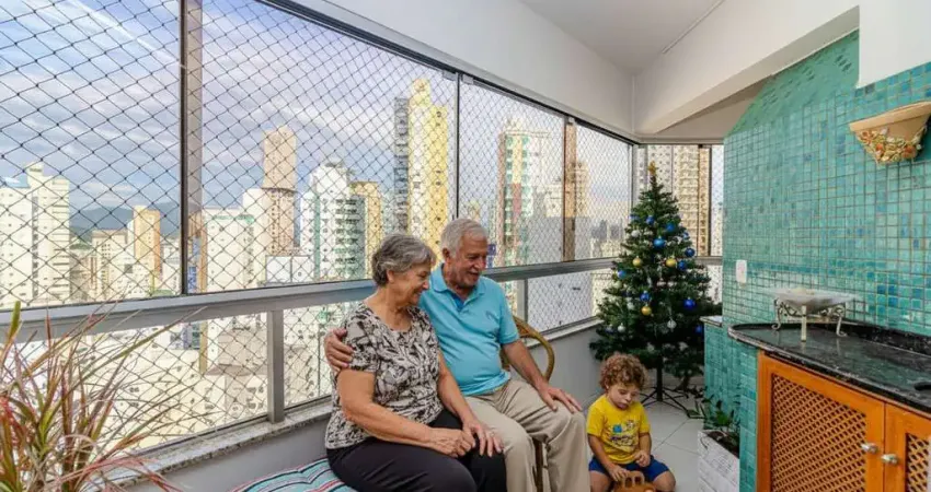 Apartamento à venda na quadra mar no ed. cepar em balneário camboriú