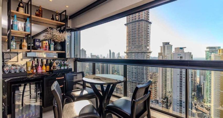 Apartamento à venda com 04 dormitórios no Centro de Balneário Camboriú.