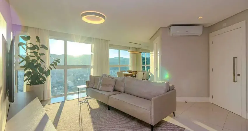 Apartamento à venda no Ed. Falcon no centro de Balneário Camboriú