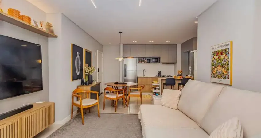 Apartamento à venda no Ed. Lago Moraine em Itajaí