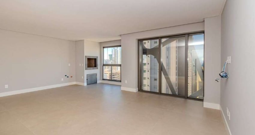 Apartamento com vista mar à venda no centro de balneário Camboriú