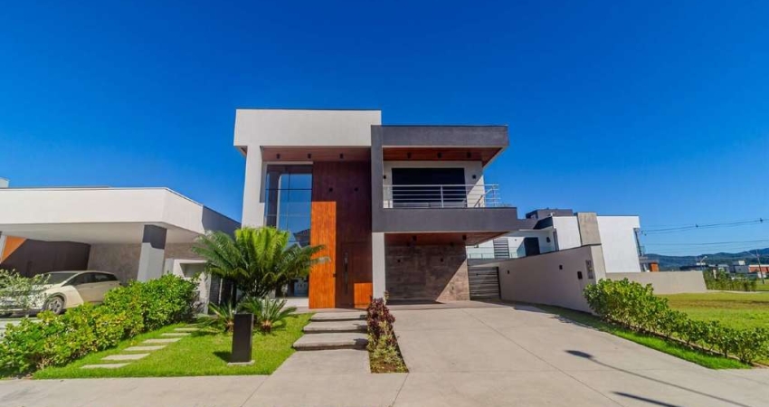 Casa em condomínio fechado com 4 quartos à venda na Ivo Jose Rebello, 610, Centro, Balneário Camboriú