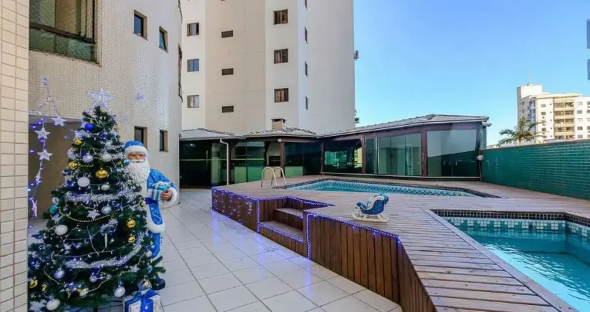 Apartamento com terraço e piscinas à venda no centro de balneário camboriú