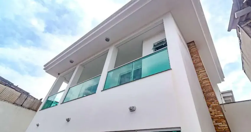 Sobrado de luxo à venda no Centro de Balneário Camboriú