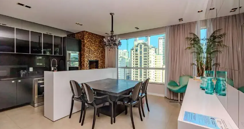 Apartamento próximo ao mar à venda em Balneário Camboriú