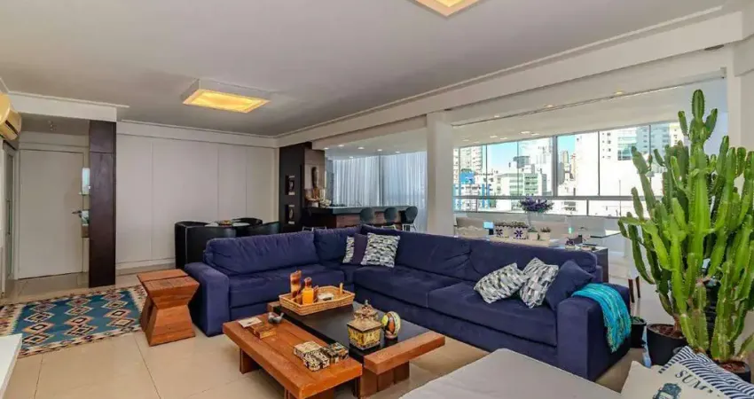 Apartamento à venda na 2ª Quadra de Balneário Camboriú com 2 quartos