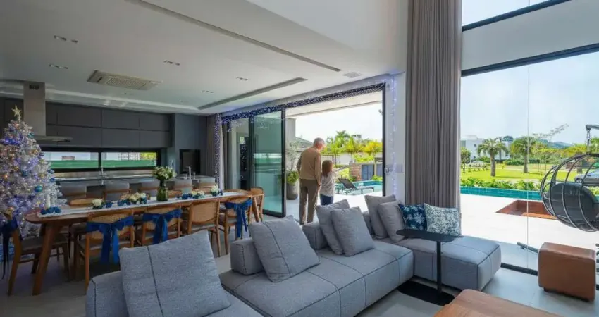 Casa em condomínio fechado com 4 quartos à venda na Rua Coronel Benjamin Vieira, 635, Centro, Camboriú