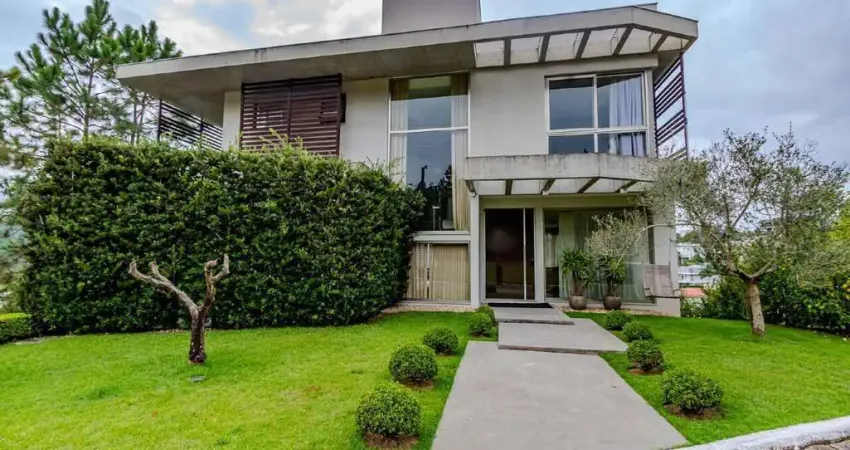 Casa de alto padrão à venda no cond. horizontal praia brava em itajaí