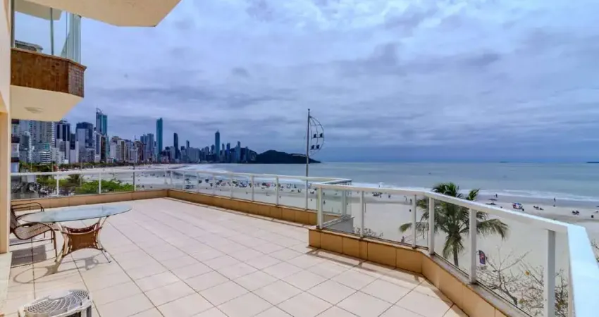 Apartamento frente mar com terraço privativo a venda no ed. constante