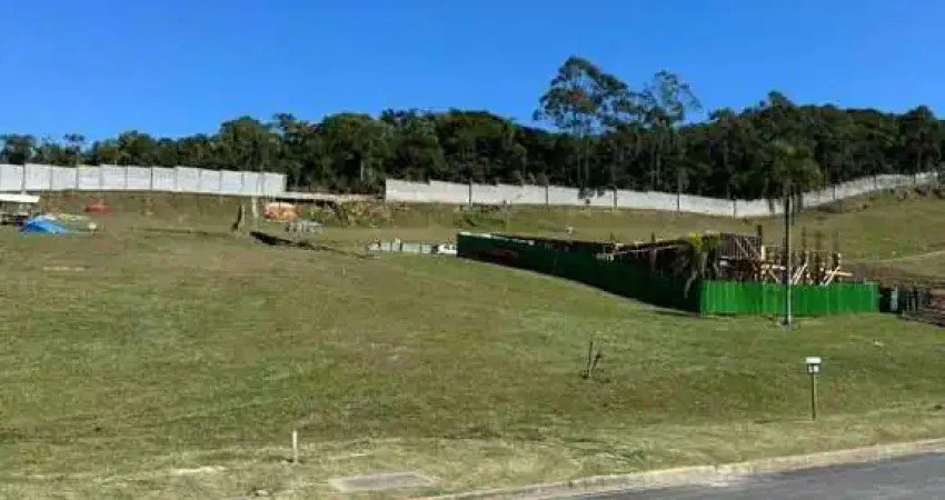 Apartamento à venda no condomínio parque do lago em camboriú