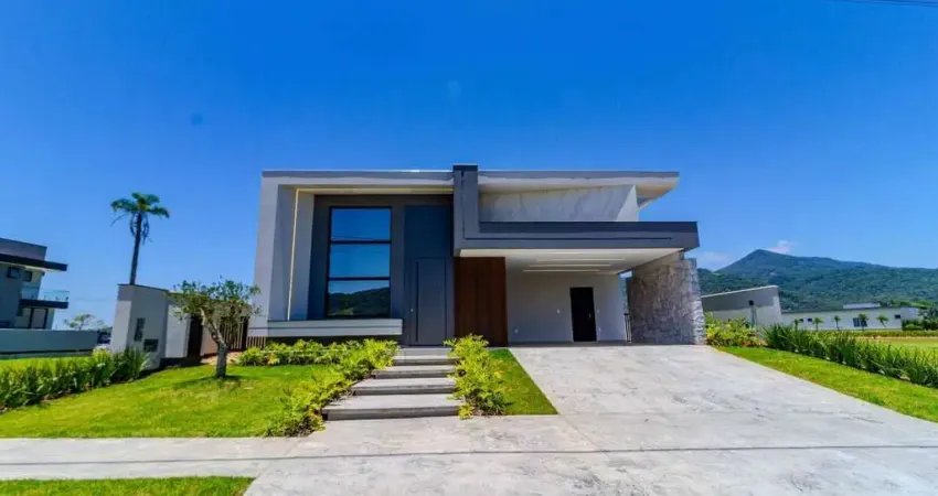 Casa em condomínio fechado com 3 quartos à venda na Rua José Francisco Bernardes, 610, Centro, Camboriú