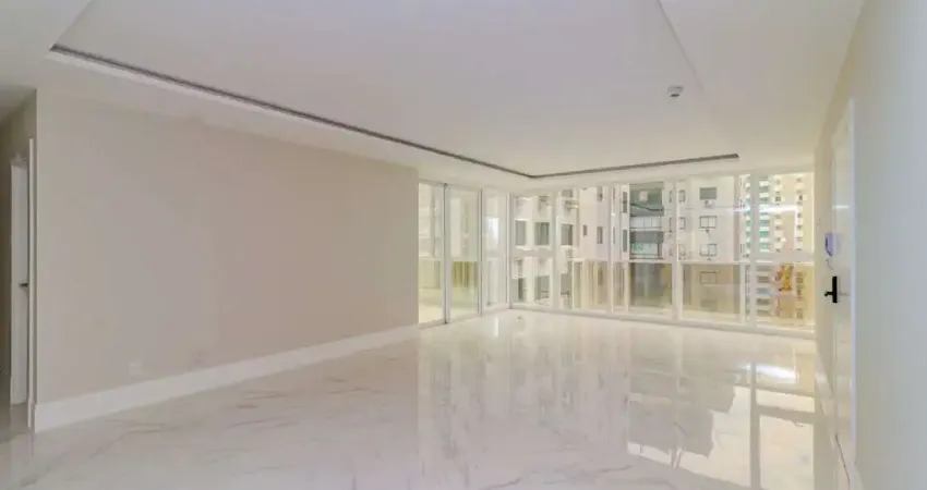 Apartamento diferenciado à venda no centro em balneário camboriú.