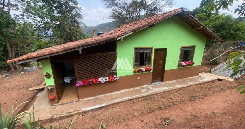 Vendo chácara em Itatiaiuçu de 2000m² com 02 quartos excelente localização.