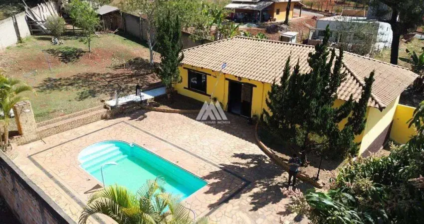 Alugo chácara em itatiaiuçu com 03 quartos e piscina excelente localização.