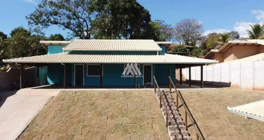 Vendo chácara em Itatiaiuçu de 1000m² com 03 quartos e piscina excelente localização.