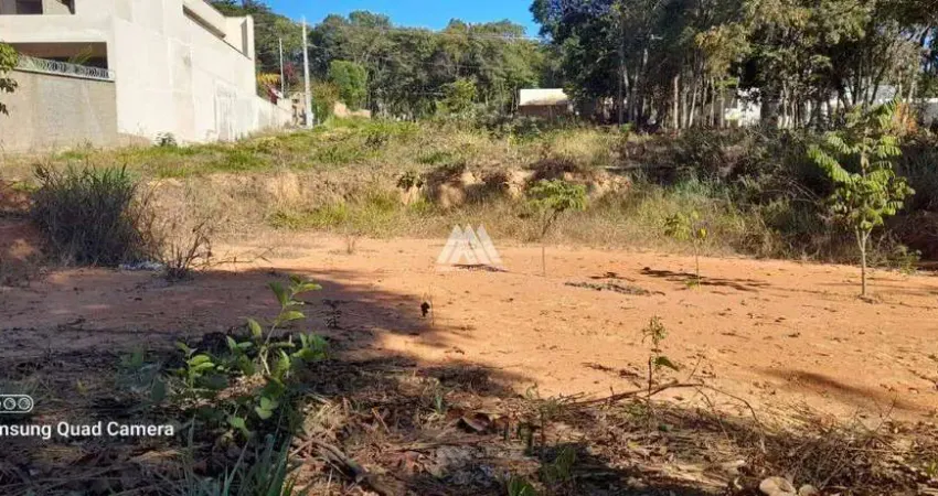 Terreno à venda no Condomínio Recanto dos Pássaros, Itaúna