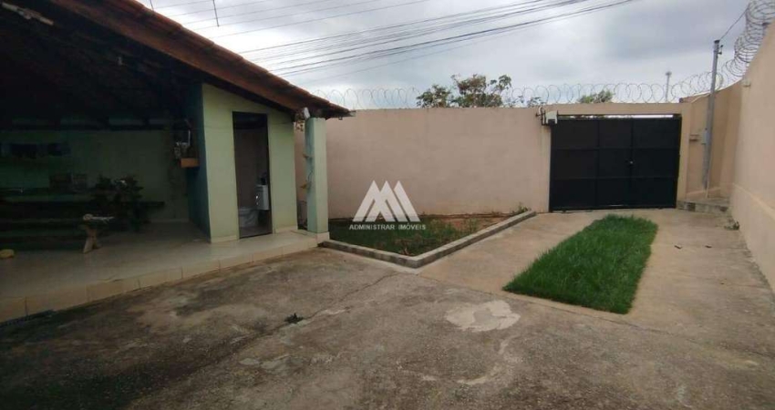 Vendo casa em Itaúna em excelente localização!