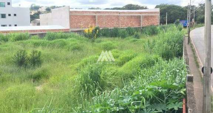 Vendo lote comercial em Itaúna com ótima localização!