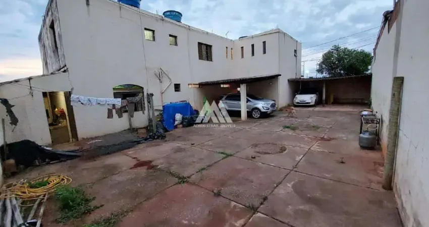 Vendo prédio residencial em Itatiaiuçu com ótima localização!