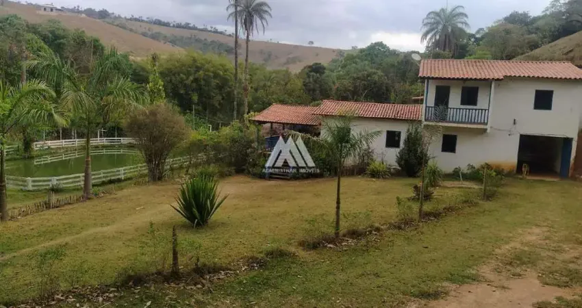 Vendo casa em Santa Terezinha de MInas com dois pavimentos!