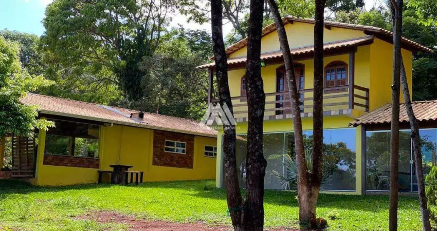 Vendo chácara em esmeraldas mg de 3.400m² com 03 quartos excelente localização.
