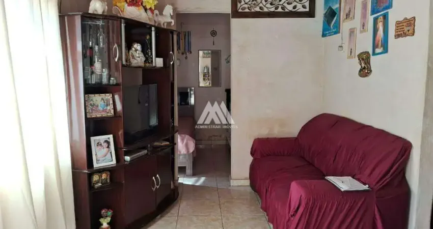 Vendo casa em Carmo do Cajuru com excelente localização!