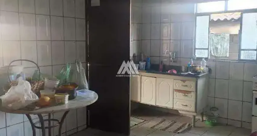 Vendo casa em Itatiaiuçu em excelente localização!