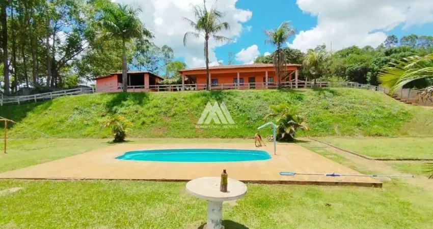 Vendo chácara em Itatiaiuçu de 5000m² com 04 quartos e piscina excelente localização