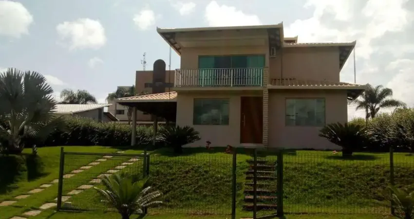 Casa de condomínio á venda 1000m², com 04 quartos sendo 01 suíte em Igarapé MG!