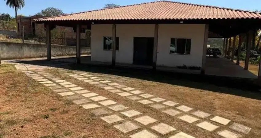 Casa de condomínio á venda com 03 quartos sendo 01 suíte, 1500m² em Igarapé MG!