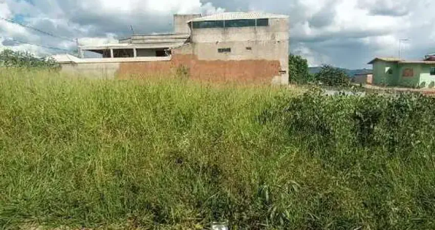 Terreno á venda de 360m² sendo ótima localização em Igarapé MG!