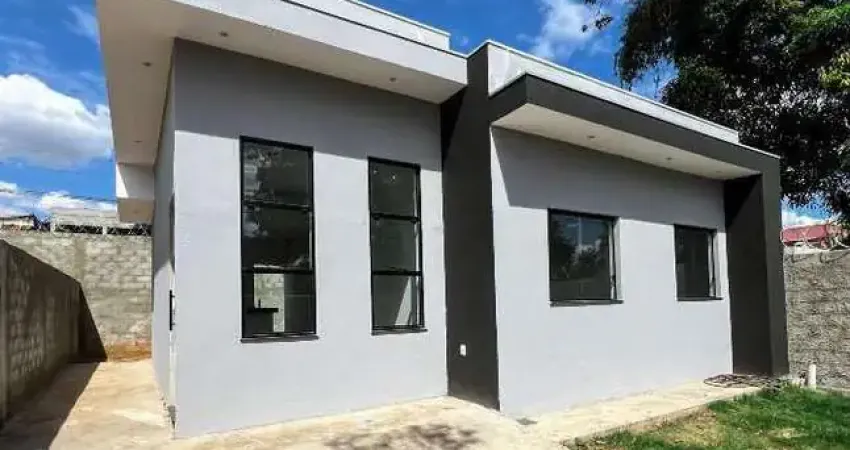 Casa á venda com 03 quartos sendo 01 suíte, terreno de 186m² em Igarapé MG!