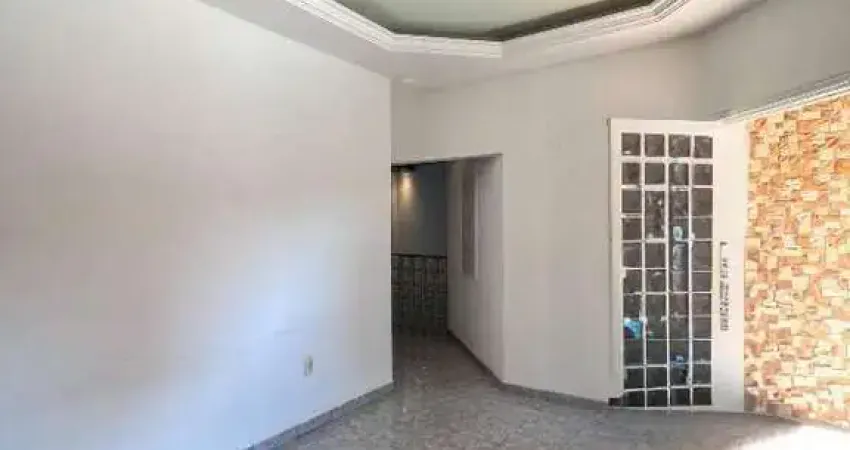 Casa para locação sendo comercial com 06 salas em Igarapé MG!